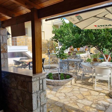 Foti Rooms Himare Exterior foto