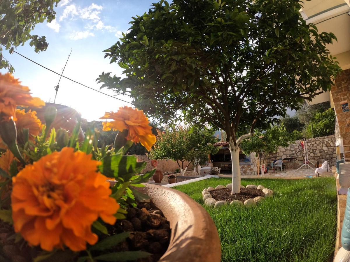 Foti Rooms Himare Exterior foto