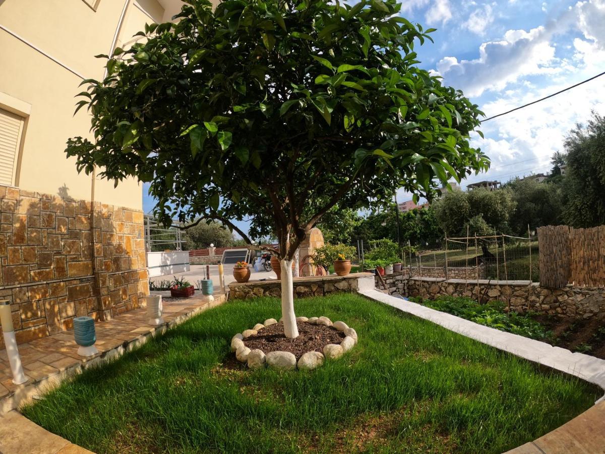 Foti Rooms Himare Exterior foto