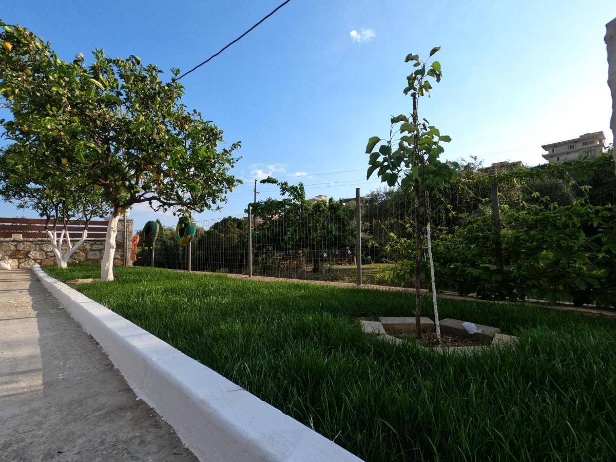 Foti Rooms Himare Exterior foto