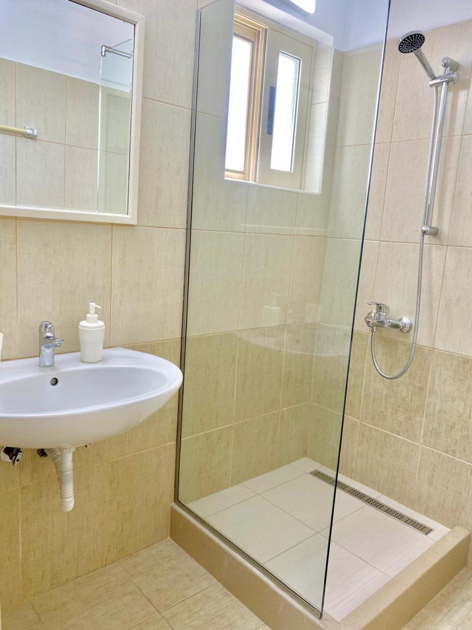 Foti Rooms Himare Exterior foto