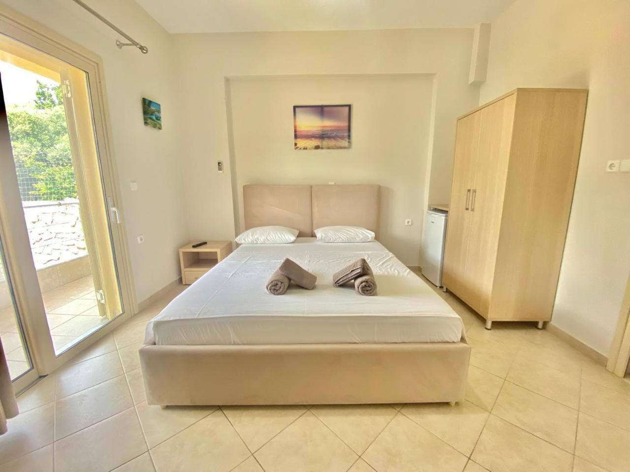 Foti Rooms Himare Exterior foto