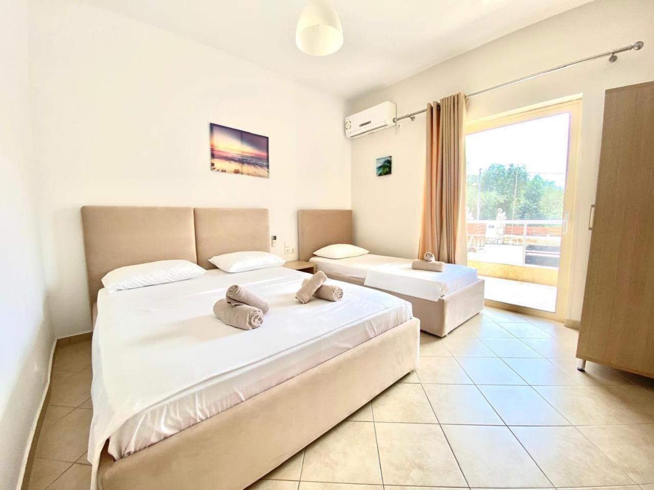 Foti Rooms Himare Exterior foto