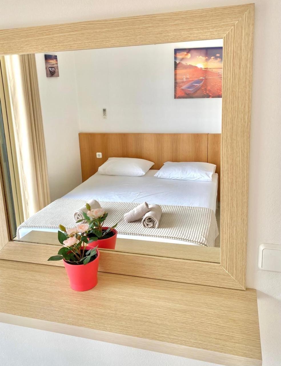 Foti Rooms Himare Exterior foto