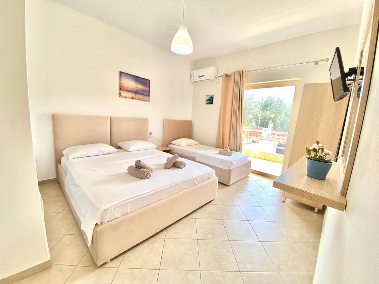 Foti Rooms Himare Exterior foto