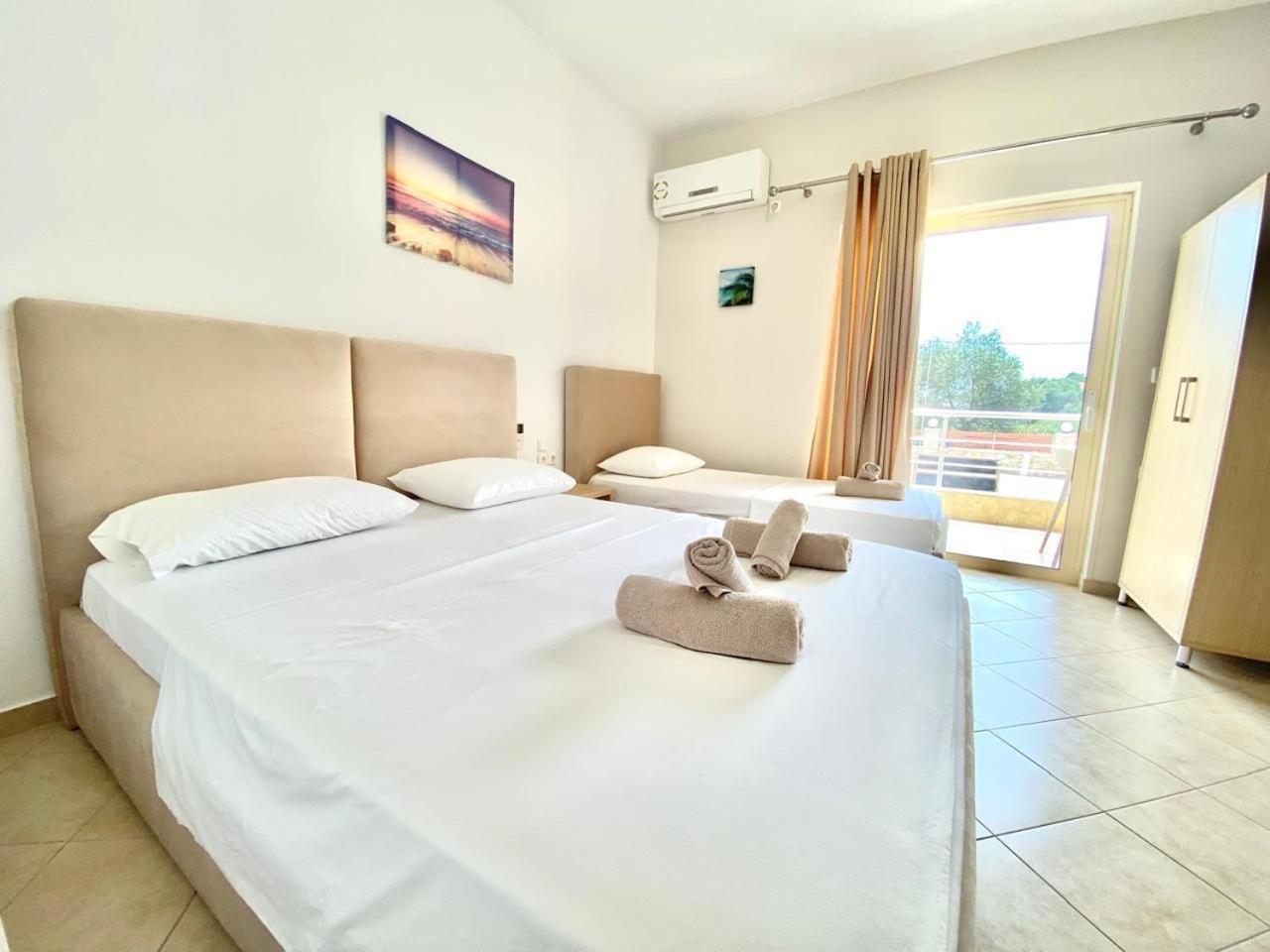 Foti Rooms Himare Exterior foto