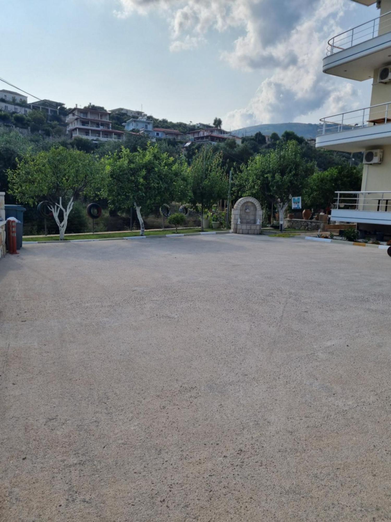 Foti Rooms Himare Exterior foto