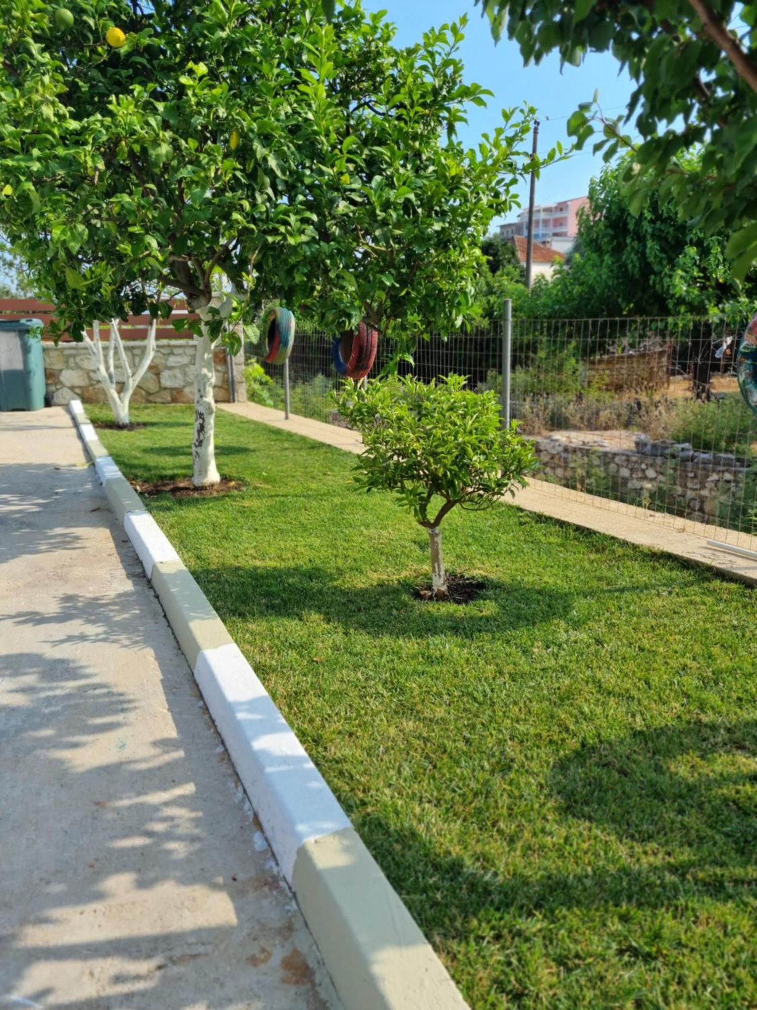 Foti Rooms Himare Exterior foto