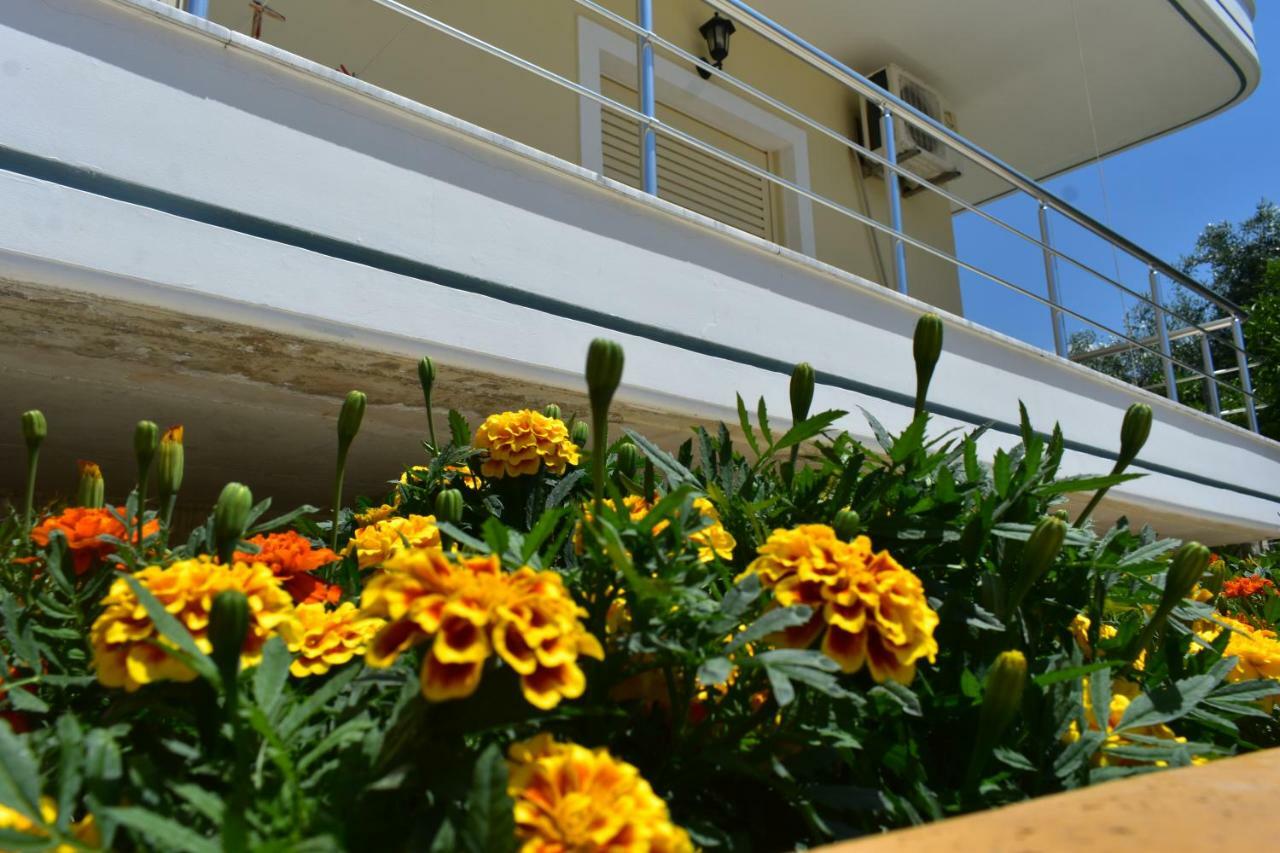 Foti Rooms Himare Exterior foto